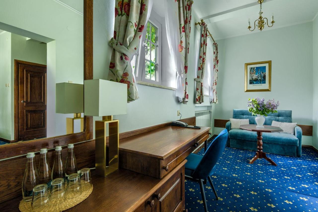 Kadyny Folwark Hotel & Spa Экстерьер фото